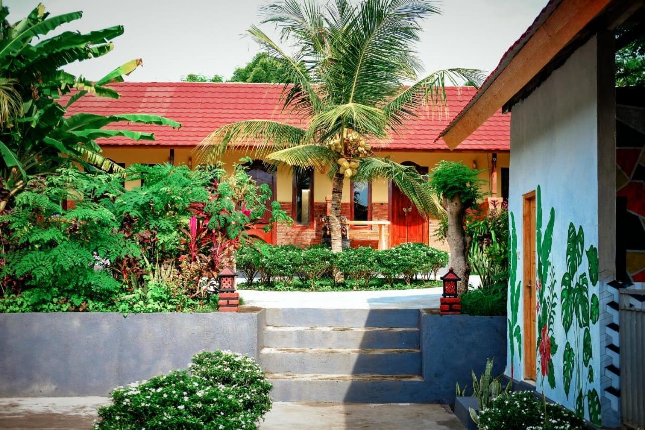 Eco Moringa Garden Hotel Banyuwedang Buitenkant foto